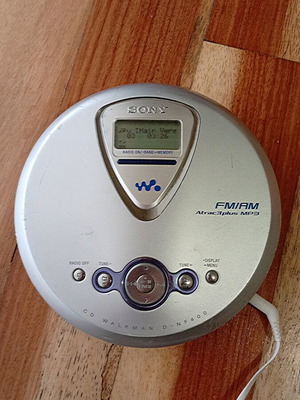 Sony Walkman D-NF400 μεταχειρισμένο, πλήρες λειτουργικό με σημάδια χρήσης