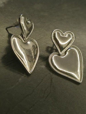 Earrings stainless steel like new, heart-shaped tears