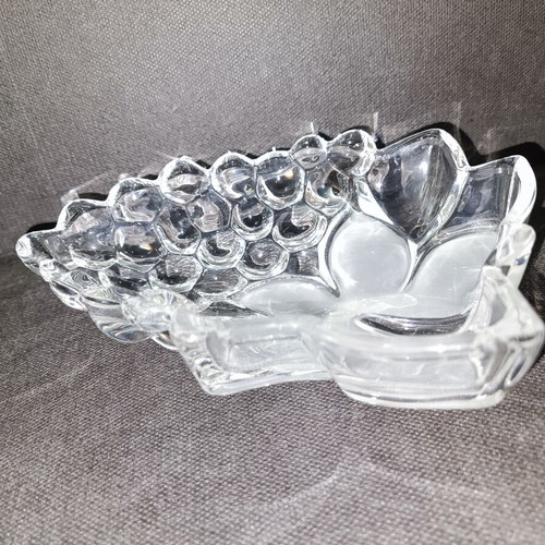 Crystal glass bowl with grape design and frosted leaves Studio Silversmiths like new