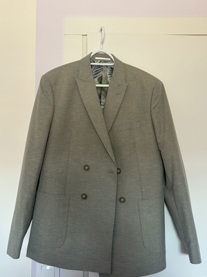 Isaac Dewhirst men's suit light gray like new, trousers size 48