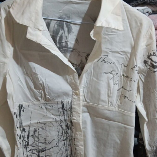 Women's shirt like new, size M, black and white