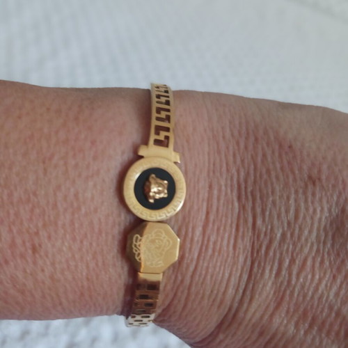 Bracelet new, high quality, gold color