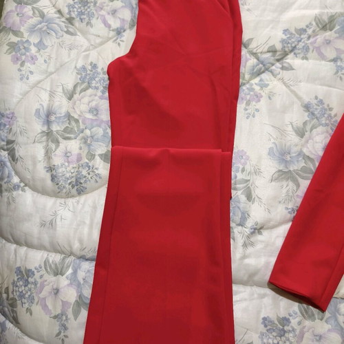 Enzzo women's suit set like new, red