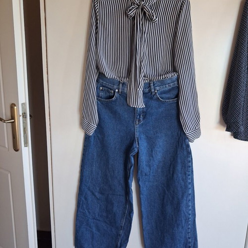 Striped shirt white with blue stripes like new, special tie