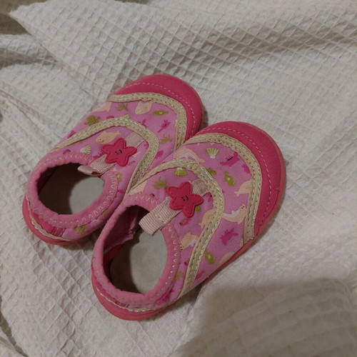 No20 beach shoes for girls used