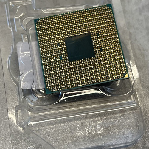 AMD Ryzen 2200G processor with Radeon Vega 8 graphics