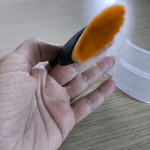Makeup brush new