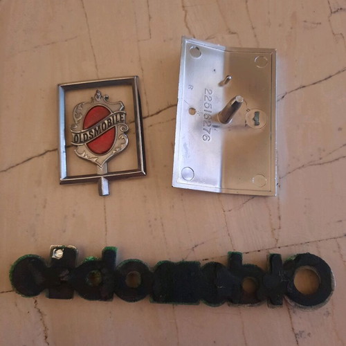Oldsmobile toronado car emblems used 1980-1985
