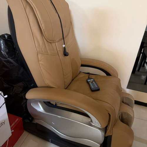 Massage chair like new, fully functional
