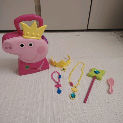 Peppa Pig suitcase like new with accessories