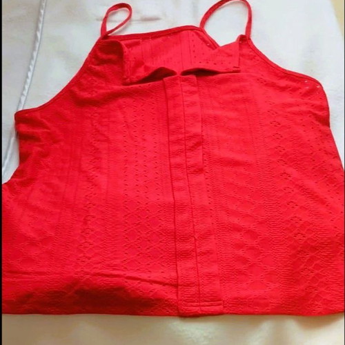 Red top XL like new, elastic fabric with feminine neckline
