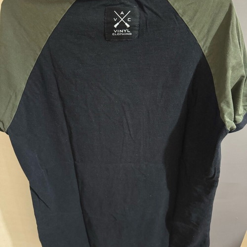 Vinyl Art Clothing T-shirt like new, size Medium