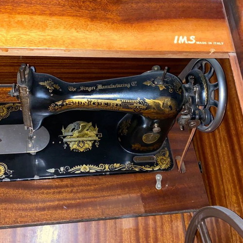 Singer Antique Sewing Machine