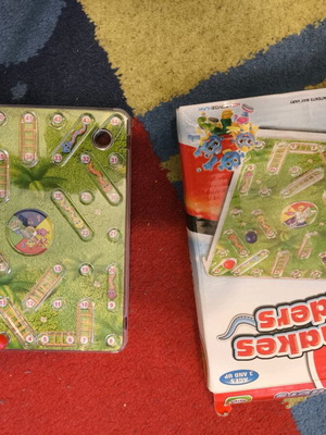 Snakes Ladders board game for 2-4 players like new