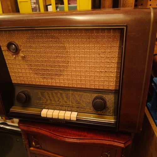 Vintage Telefunken 673 WU radio used, made in Germany