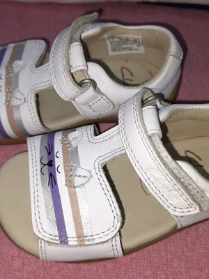 Clark's sandals 22