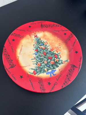 Decorative plates like new