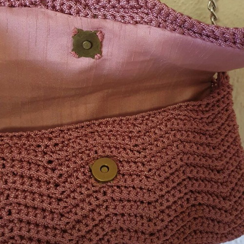 Knitted pink shoulder bag handmade like new