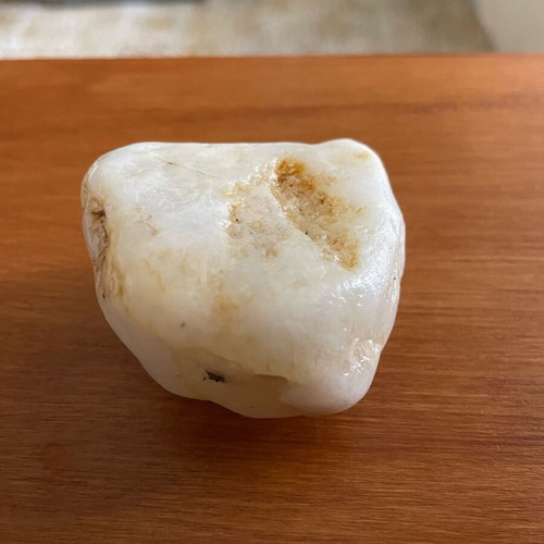 White quartz with natural spots new