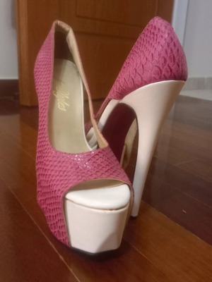 Fenstyle high heel shoes like new, 18 cm, leather snake details, white and pink
