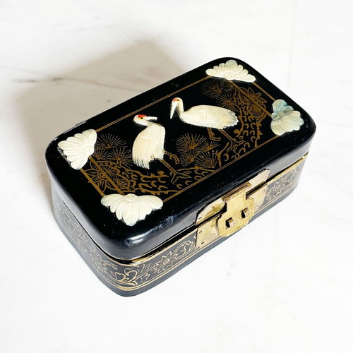 Vintage Chinese jewelry box used with mother of pearl and hand-painted details