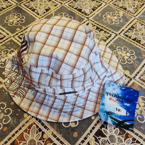 Quiksilver Bucket Hat new, white and brown checkered