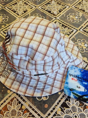 Quiksilver Bucket Hat new, white and brown checkered