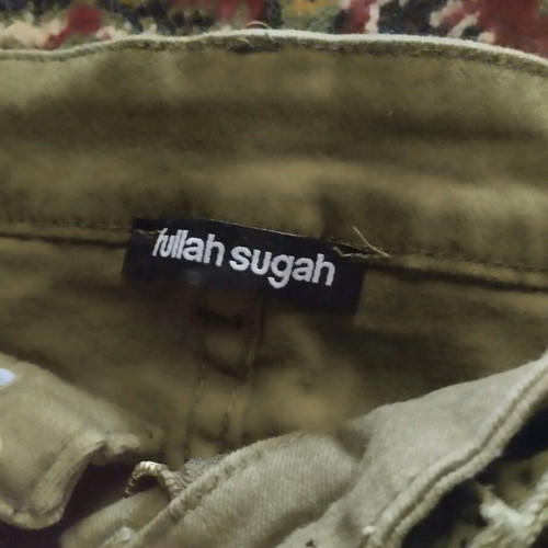 Fullah Sugah shorts like new, elastic, green
