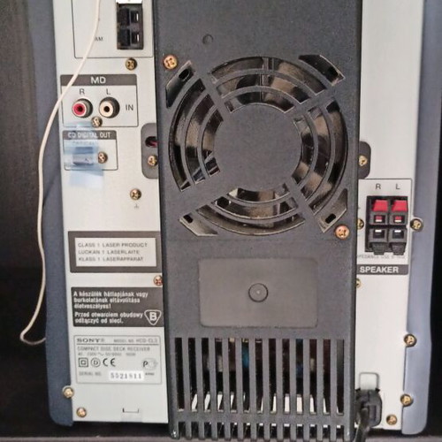 Sony CHC-CL3 sound system used with 3 CD changer and 2x100 Watt