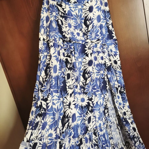 Blue Floral Skirt like new, size M 38 10