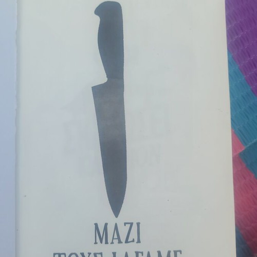 Benjamin Stevenson Oloi stin oikogeneia mou exoun skotosei kapoion book