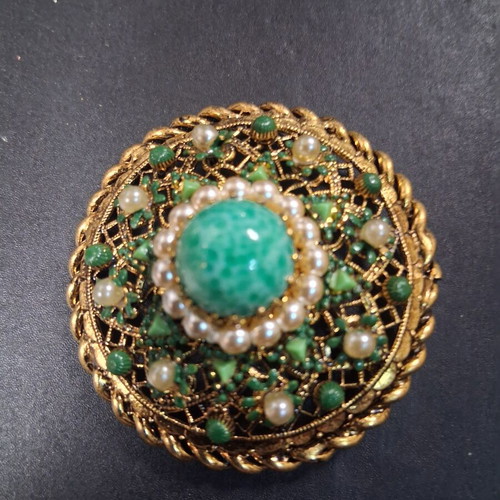 Vintage pin in like new condition