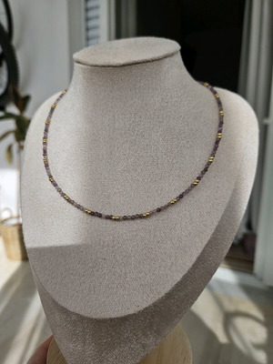 Necklace purple with gold details new