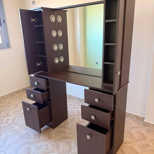 Bedroom vanity set with 8 spotlights and storage, includes stool