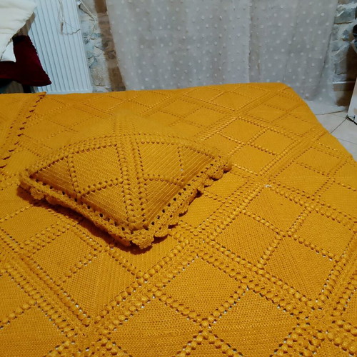 Knitted handmade blanket like new for double bed with pillow