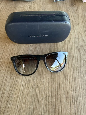 Tommy Hilfiger sunglasses like new, beige