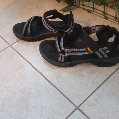 Teva Terra Fi Lite sandals like new, size 38.5, black