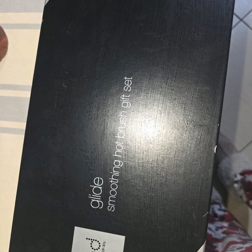 GHD Glide hot brust like new with travel case