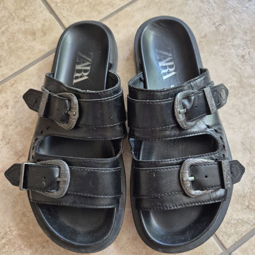 Zara leather summer slippers like new, black with silver details