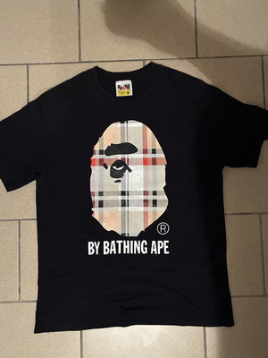 Bathing Ape x Burberry T Shirt used, size medium, black