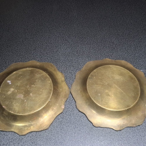 Vintage brass decorative plates set of 2 Egyptian profiles 18cm like new