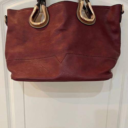 Burgundy shoulder bag used leatherette with gold details