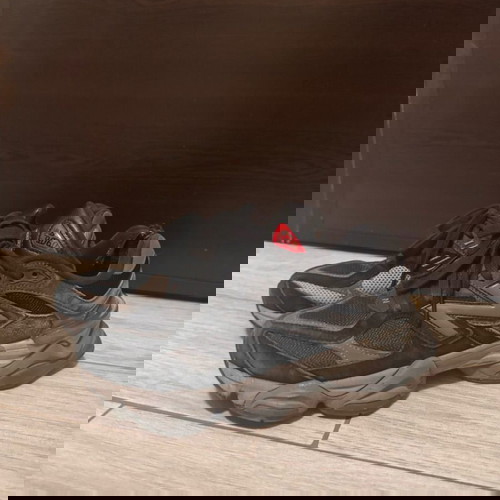 New Balance 9060 used black and gray sports shoes size 39.5