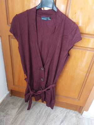 Burgundy short-sleeve cardigan medium like new