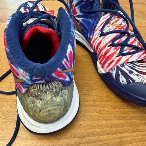 Nike Kyrie πολύχρωμα αθλητικά σαν καινούργια, μέγεθος 44