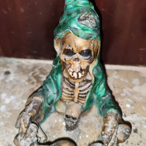 Ashtrays various figures used, pack of 6 with skull and reggae