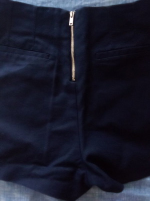 Σορτς κοντό Bershka μπλε σκούρο, σε άριστη κατάσταση, μέγεθος S