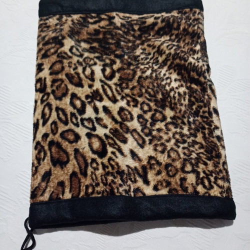 Neck warmer like new, black and brown