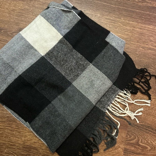 Zara warm scarf like new, black and gray