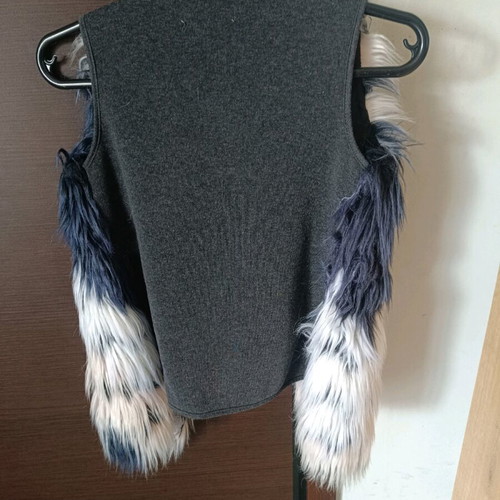 Sleeveless fur vest for girls used, ages 6-8